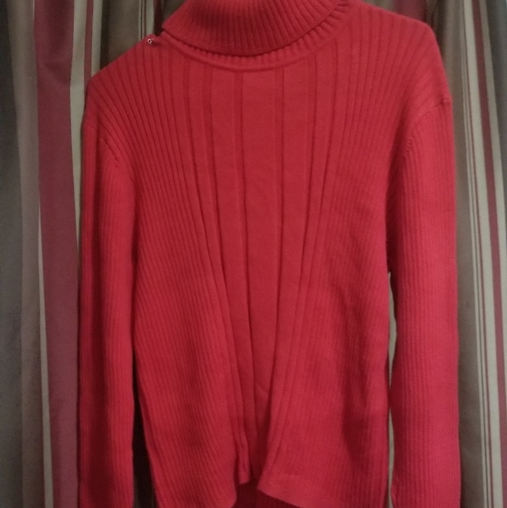 Sweater. Womens.